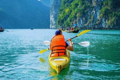 Lan Ha bay - Ao Ech - Tuan Chau Marina – Hanoi (B, Br)